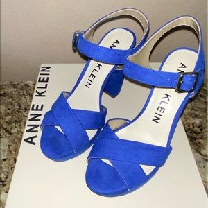 Anne Klein 6.5 Blue Heels